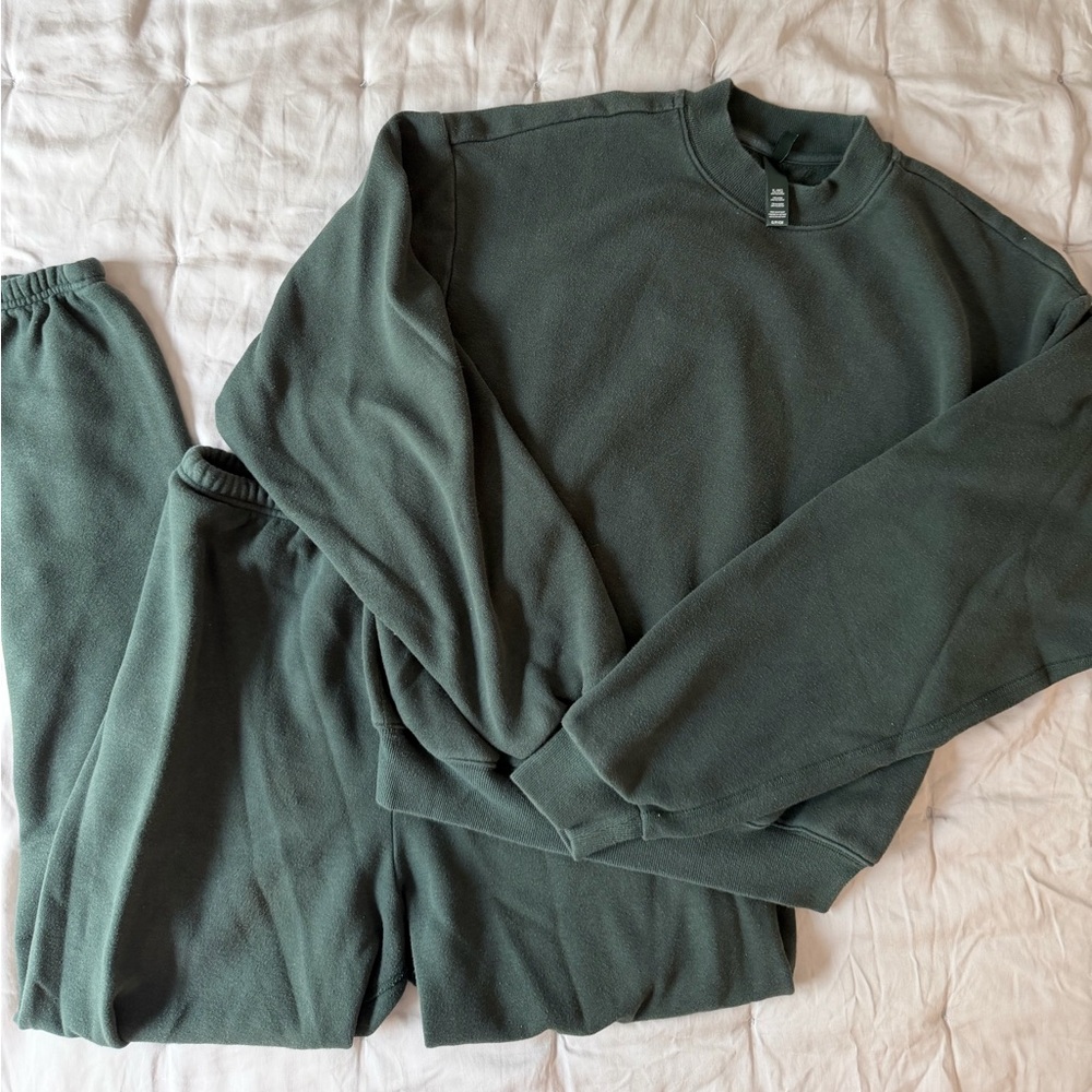 SKIMS Cotton Fleece Jogger & Crewneck